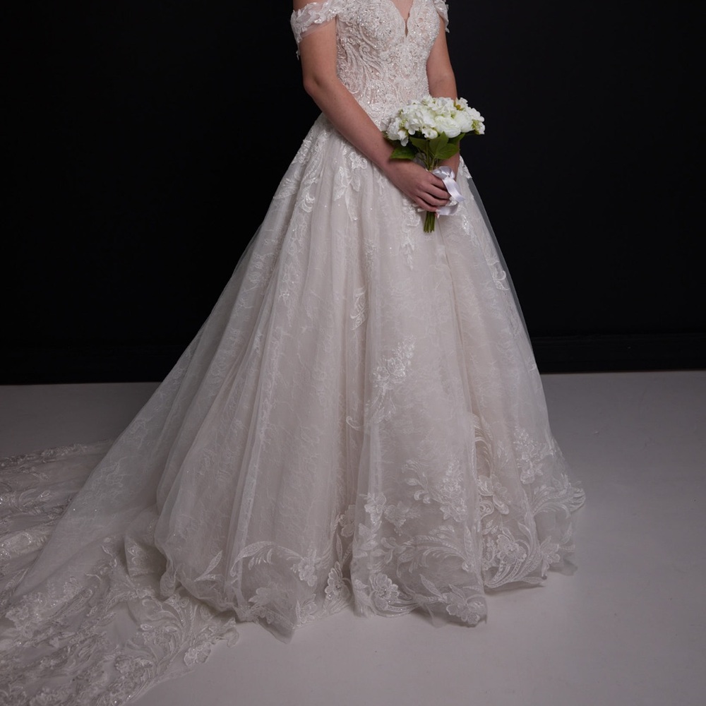 Sophia Tolli Elegant Lace Wedding Dress in Ivory